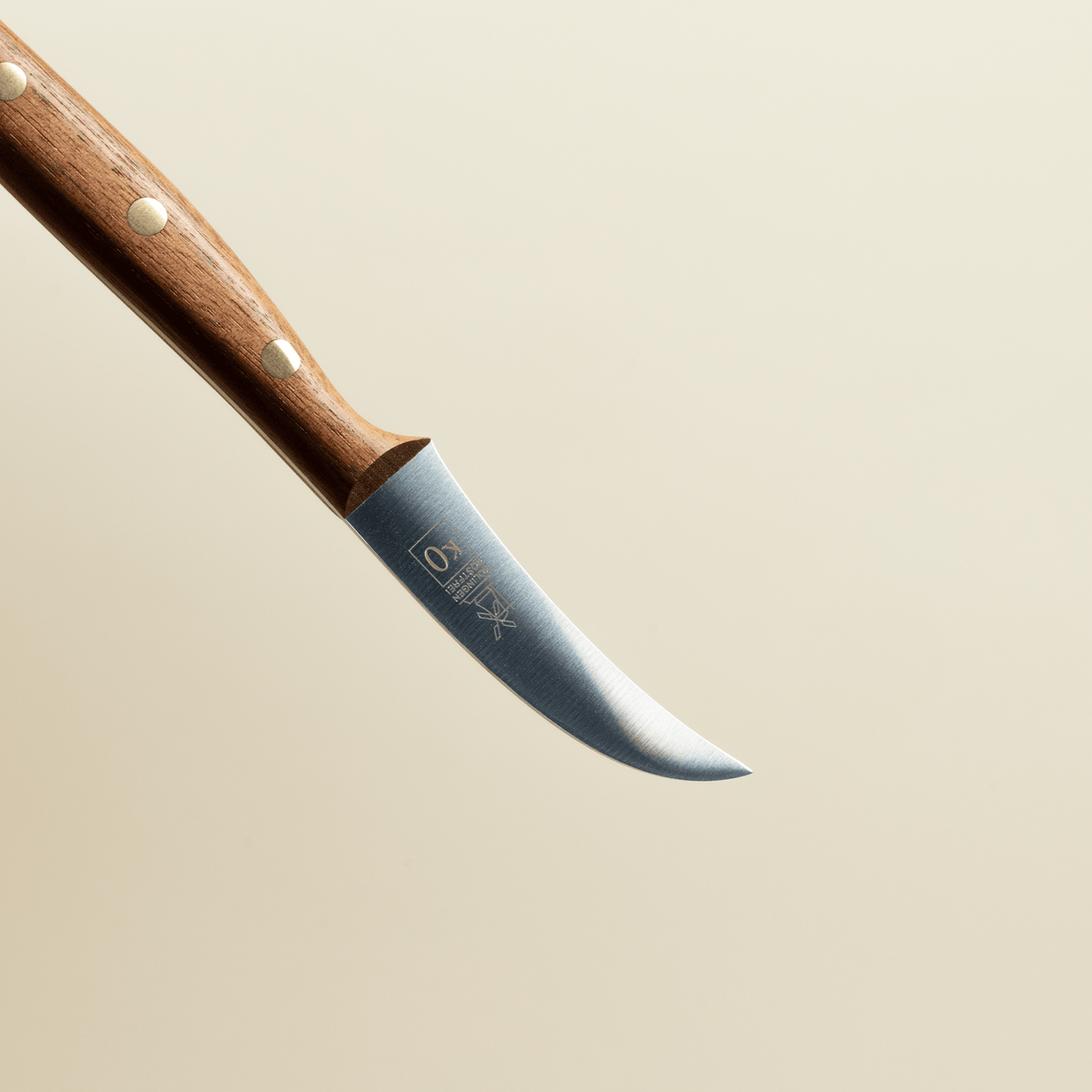 K0 Peeling Knife - WalnutWalnut w/ Brass Rivets