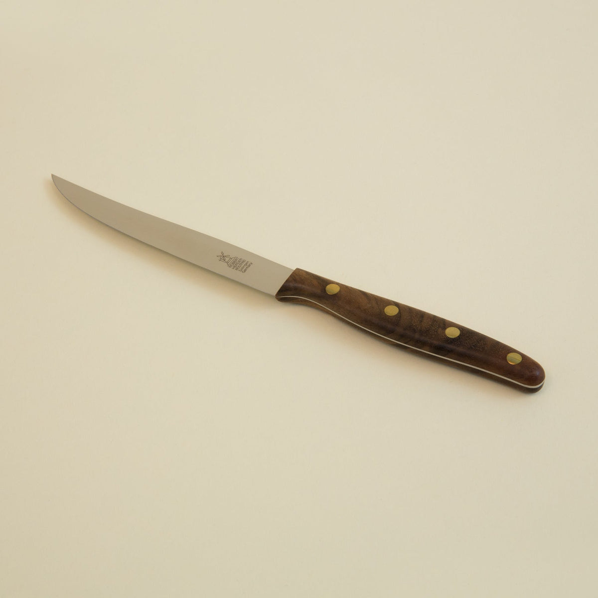 Steak Knife - Walnut (4 Rivets)Walnut