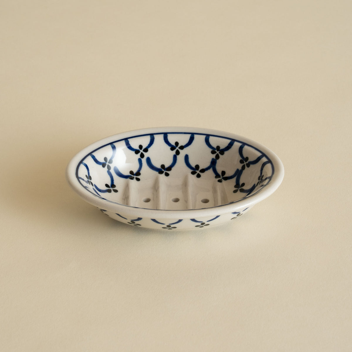 Blue and white floral Polish pottery soap dish from Bolesławiec with drainage holes