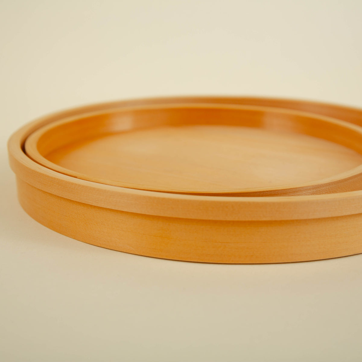 Wood and Porcelain Tableware