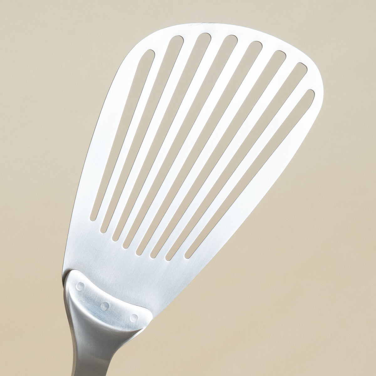 Sori Yanagi Slotted Turner - Angled