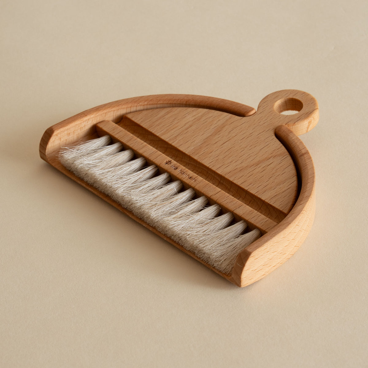 Iris Hantverk beech table brush and tray set with horsehair bristles