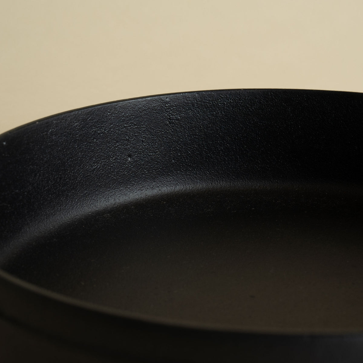Nihonbashi Kiya Japanese cast iron pan with two detachable ring handles