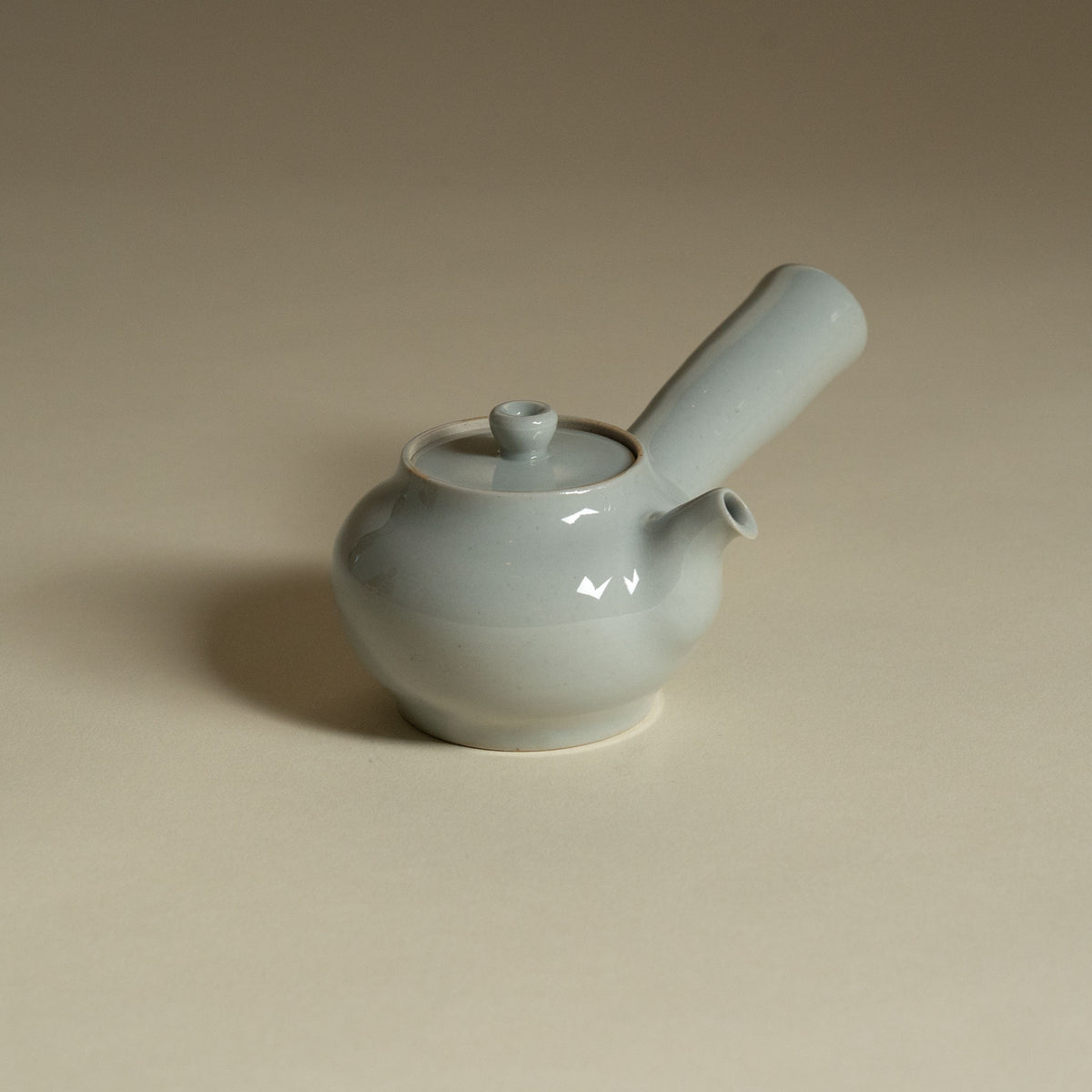 Korean Porcelain Tea Pot - Long Arm