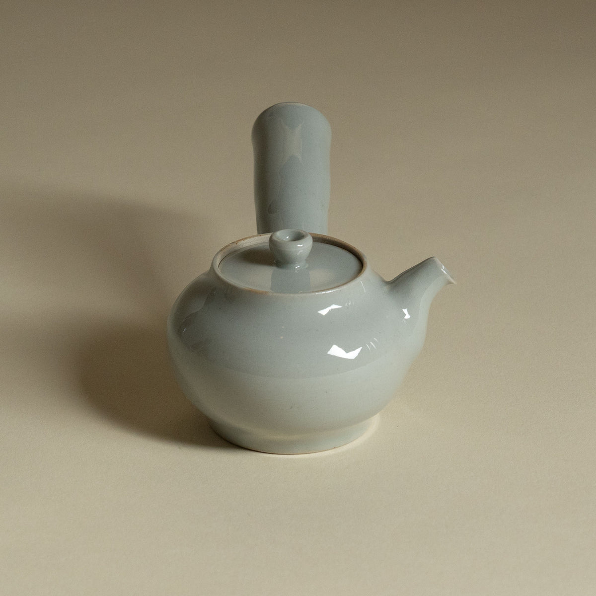 Korean Porcelain Tea Pot - Long Arm