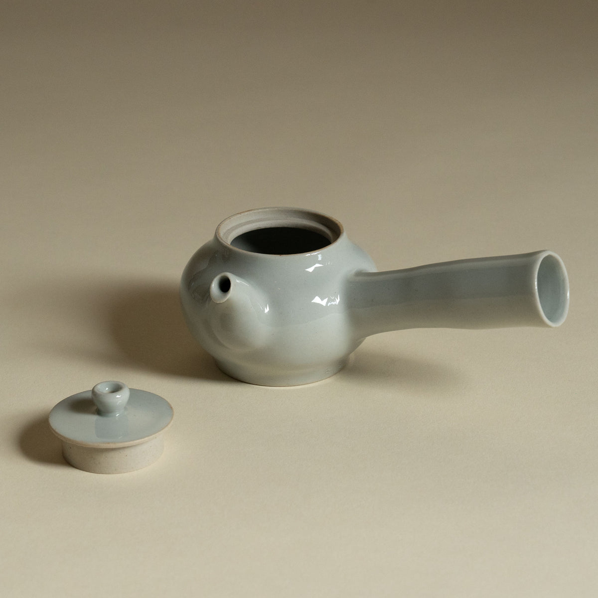 Korean Porcelain Tea Pot - Long Arm