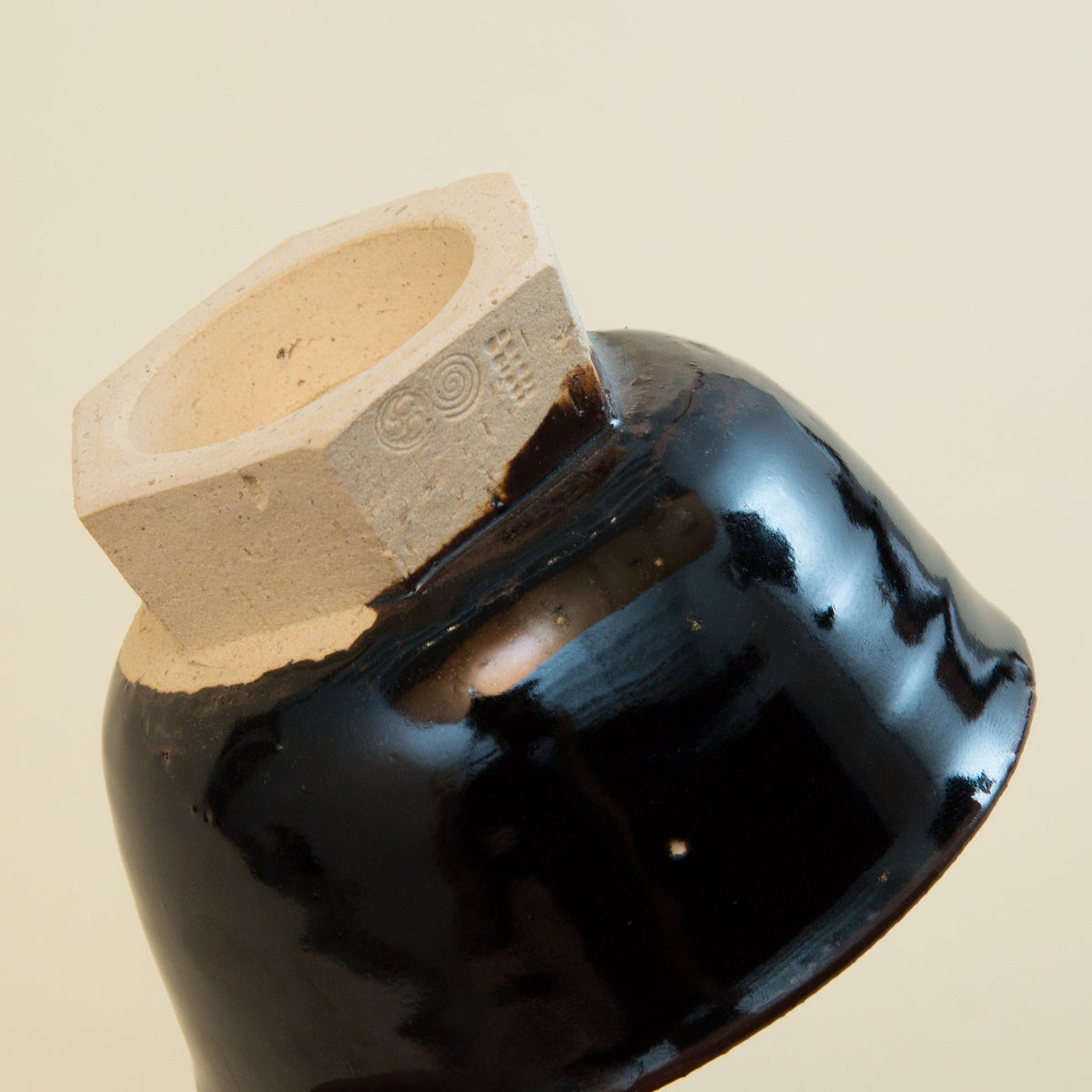 Small Bowl w/ Hexagonal Base - KuroameBowls