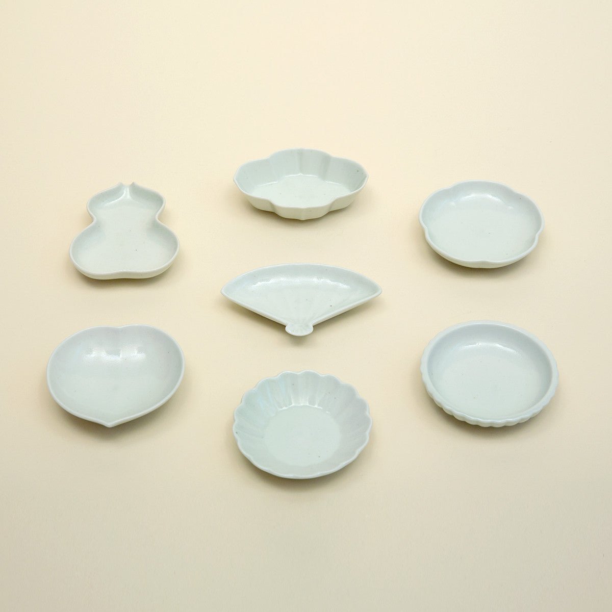 Small Porcelain Dish - Momo